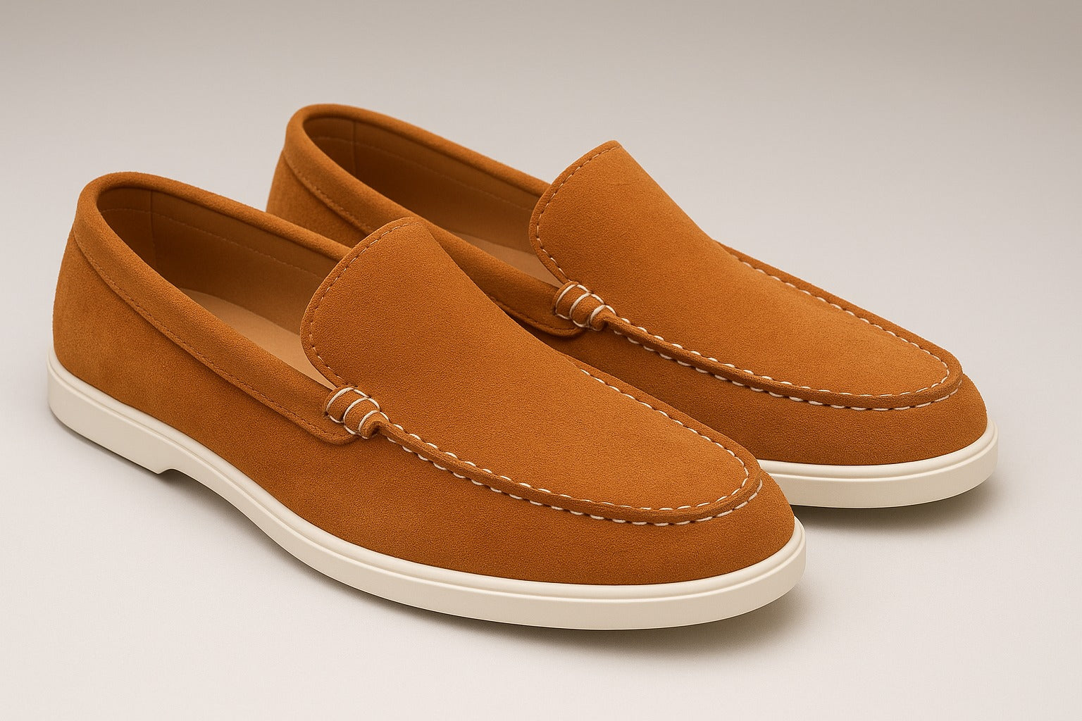 CAMEL SUEDE WHITE SOLE MOCCASION